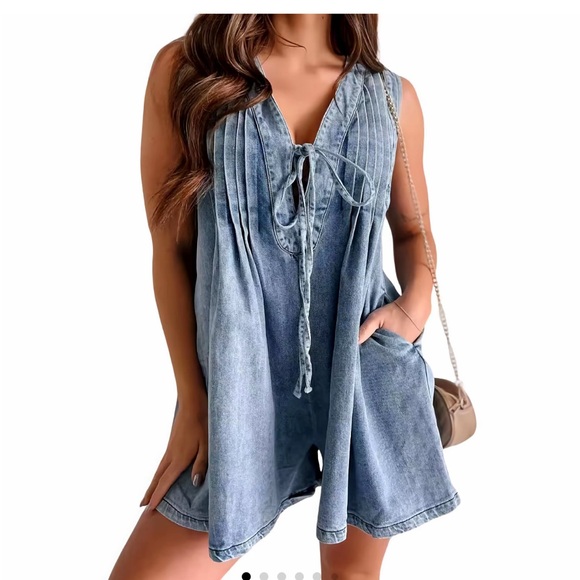 Jean romper with pockets and bow in front - Picture 4 of 4